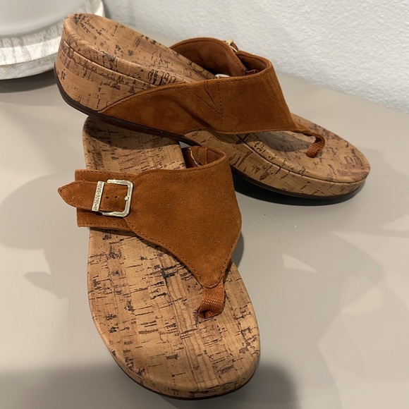 New Vionic Shoes 8 - Picture 9 of 16